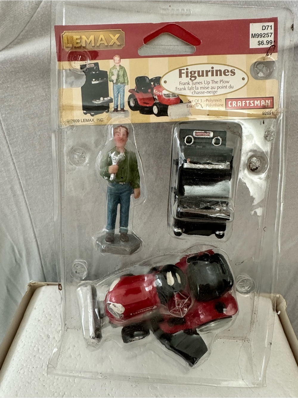 Lemax Christmas Village 22088 Sears Craftsman Lawnmower Tool Chest Man NEW